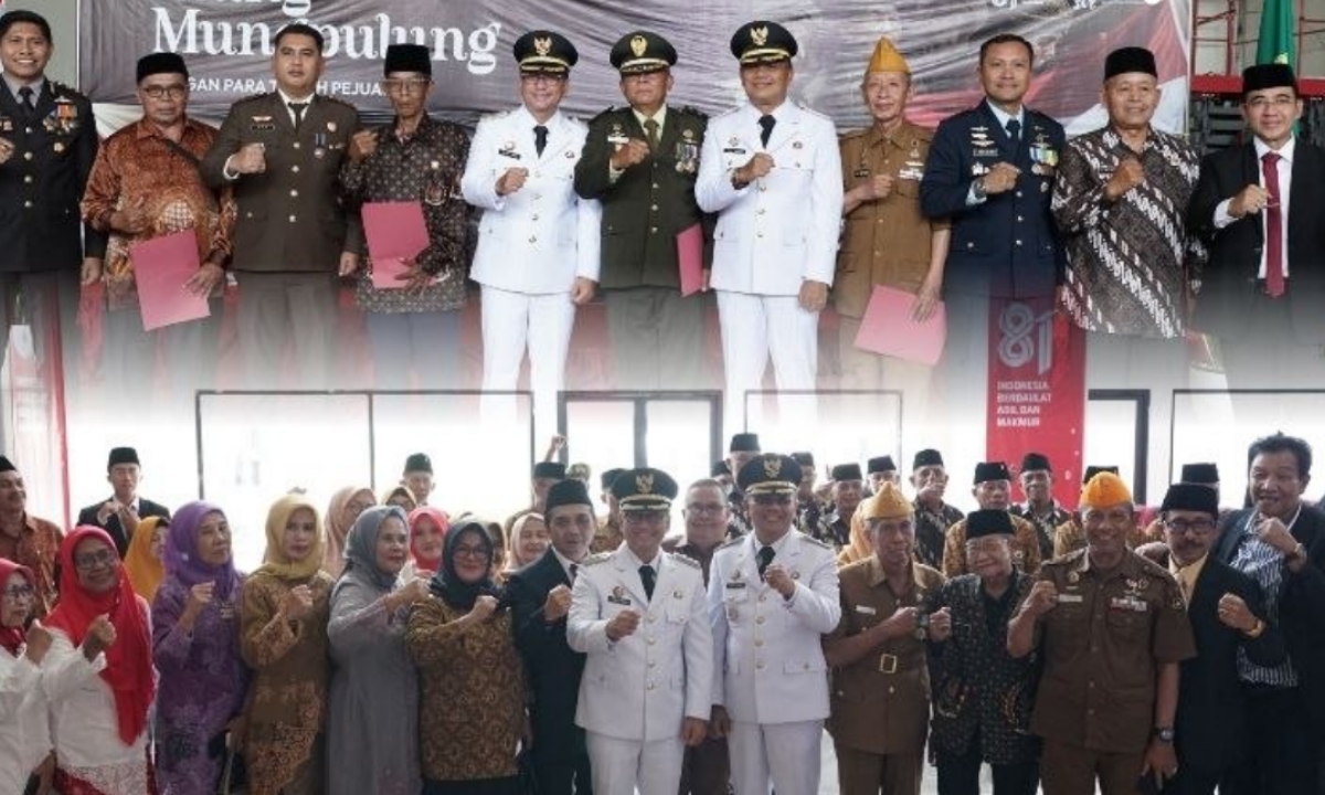 Bupati Tasikmalaya Serahkan Penghargaan untuk 81 Tokoh Pejuang di Acara Riung Mungpulung HUT ke-81 RI