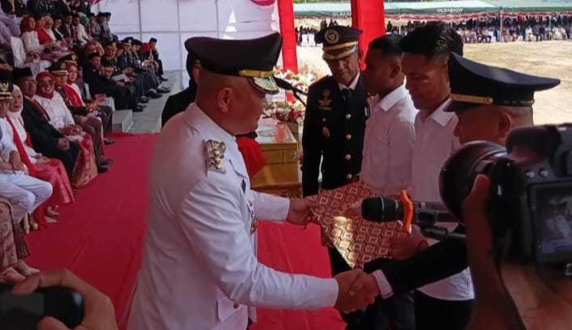 Bupati Kepulauan Aru Serahkan Remisi Umum ke 52 Warga Binaan Lapas Dobo di Hari Kemerdekaan, Tekankan Kesempatan Perbaikan Diri