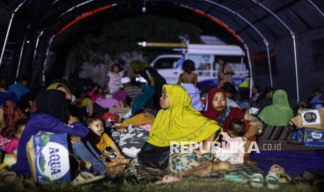 Bapanas Salurkan Bantuan Rp 100 Miliar untuk Korban Gempa NTT, Mentan Amran Turun Langsung