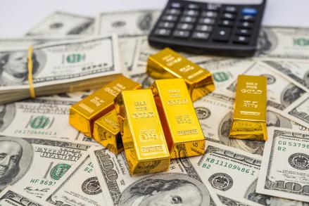 Harga Emas Spot Tembus USD4.416 per Troy Ons, Dolar AS Tertekan ke Level Terendah Dua Bulan