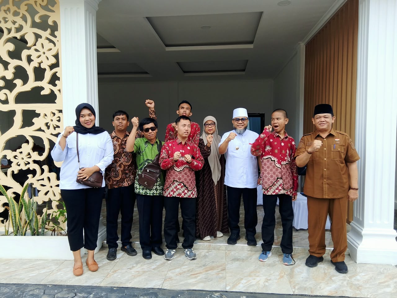 Gubernur Bengkulu Helmi Hasan Beri Beasiswa S2 dan Bantuan untuk Band Disabilitas Panti Amal Mulia Usai Sarapan Bersama
