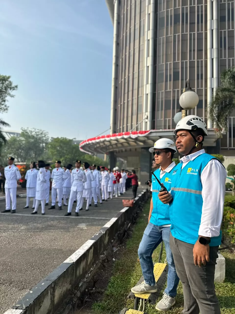 PLN Siagakan Ratusan Personel dan Perketat Jaringan Listrik demi Kelancaran HUT ke-81 RI di Riau