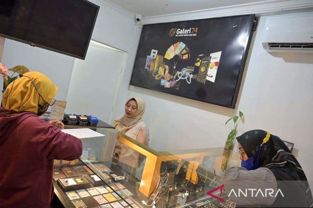Harga Emas Galeri24 dan Antam di Pegadaian Turun, UBS Justru Naik per Selasa 18 Agustus 2026