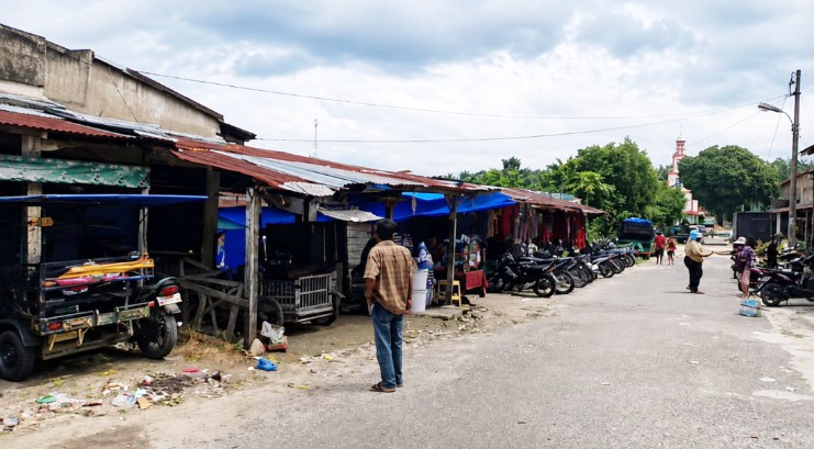 Retribusi Pasar Tanah Jawa Simalungun Naik, Sampah Tak Terangkut dan Pedagang Keluhkan Sepinya Pembeli