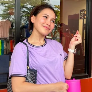 Ayu Ting Ting Pindahkan Perayaan 17 Agustus ke Lapangan Padel, Kevin Gusnadi Tampil dengan Pelipis Diperban