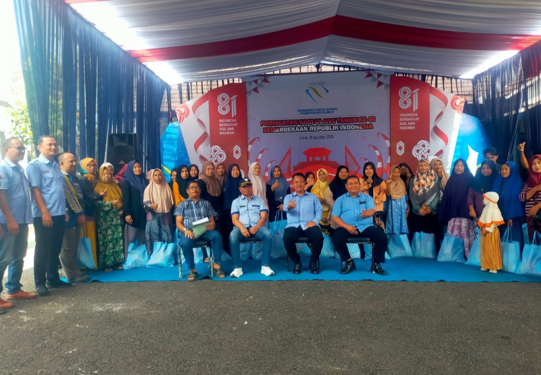Perumda Tirta Intan Garut Salurkan Sembako ke 70 Warga Sekitar Kantor, Termasuk Anak Yatim dan BPJS