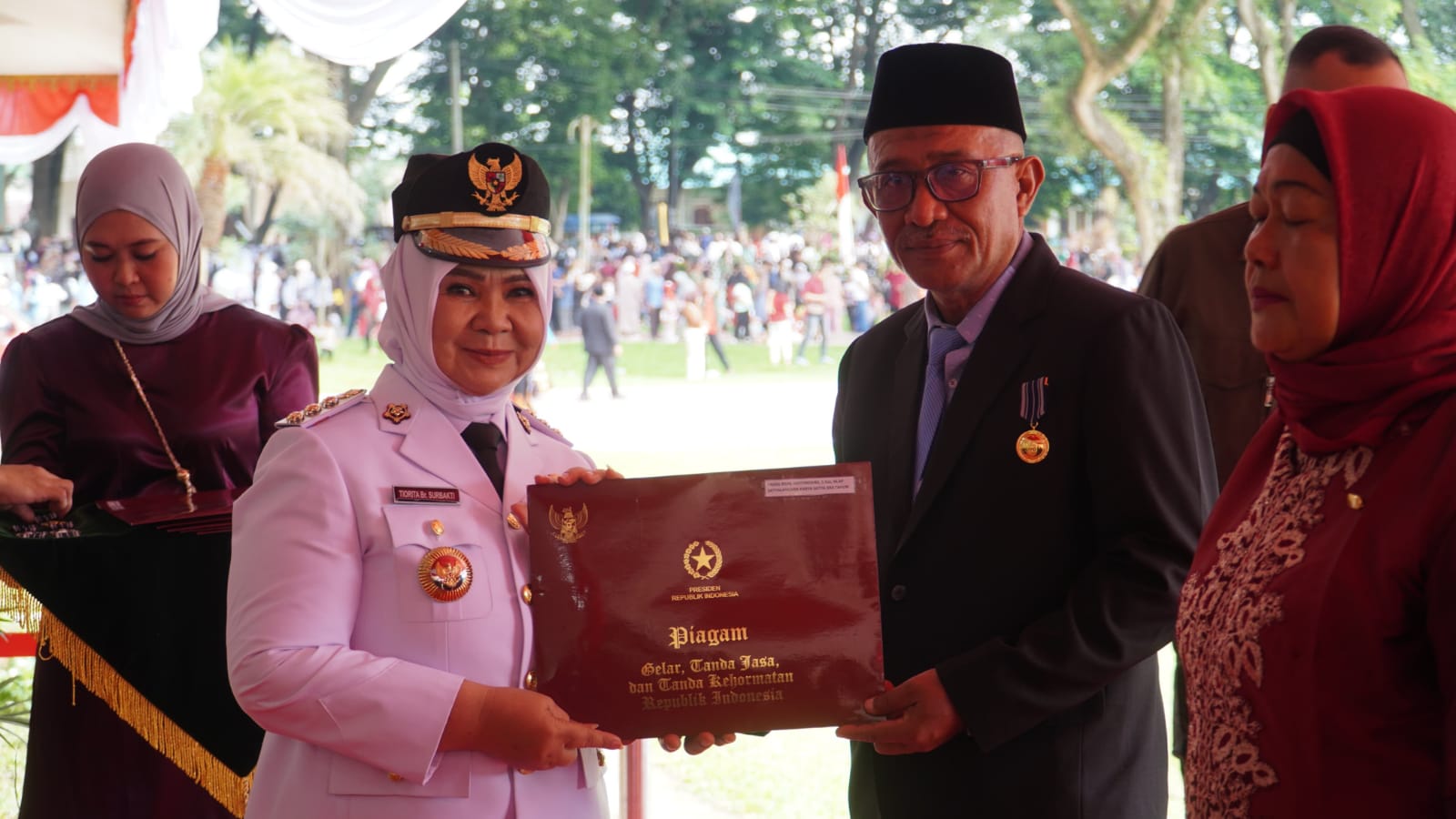 Plt Bupati Langkat Tiorita Pimpin Upacara HUT ke-81 RI di Stabat, 6 ASN Terima Satyalancana dari Presiden
