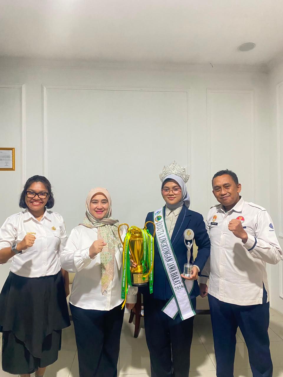 Siti Hamidah, Duta Lingkungan Jawa Barat 2026, Kelola Sampah di Cirebon hingga Bantu Warga Bayar UKT dan Belanja Lebaran