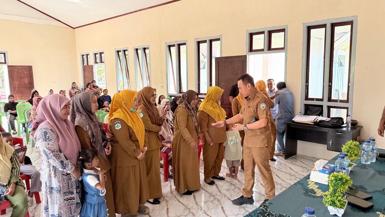 Pemkab Halmahera Timur Salurkan Insentif ke 1.189 Ibu Hamil, Ibu Menyusui, dan Bidan Desa untuk Percepatan Penanganan Stunting