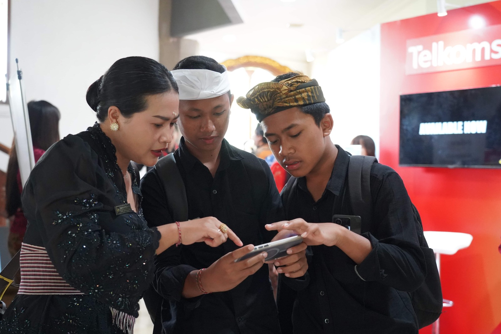 Telkomsel dan Pemprov Bali Luncurkan Ekosistem AI for Education, Belajar Matematika Kini Lebih Interaktif
