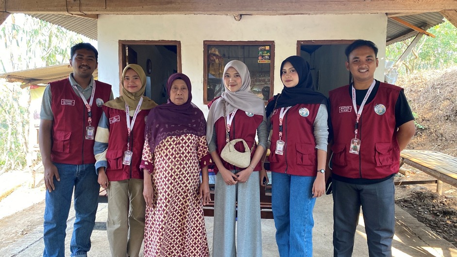 Mahasiswa KKN UNIRA Malang Petakan Kesiapan Digitalisasi UMKM Desa Langlang, dari QRIS hingga Banner Usaha