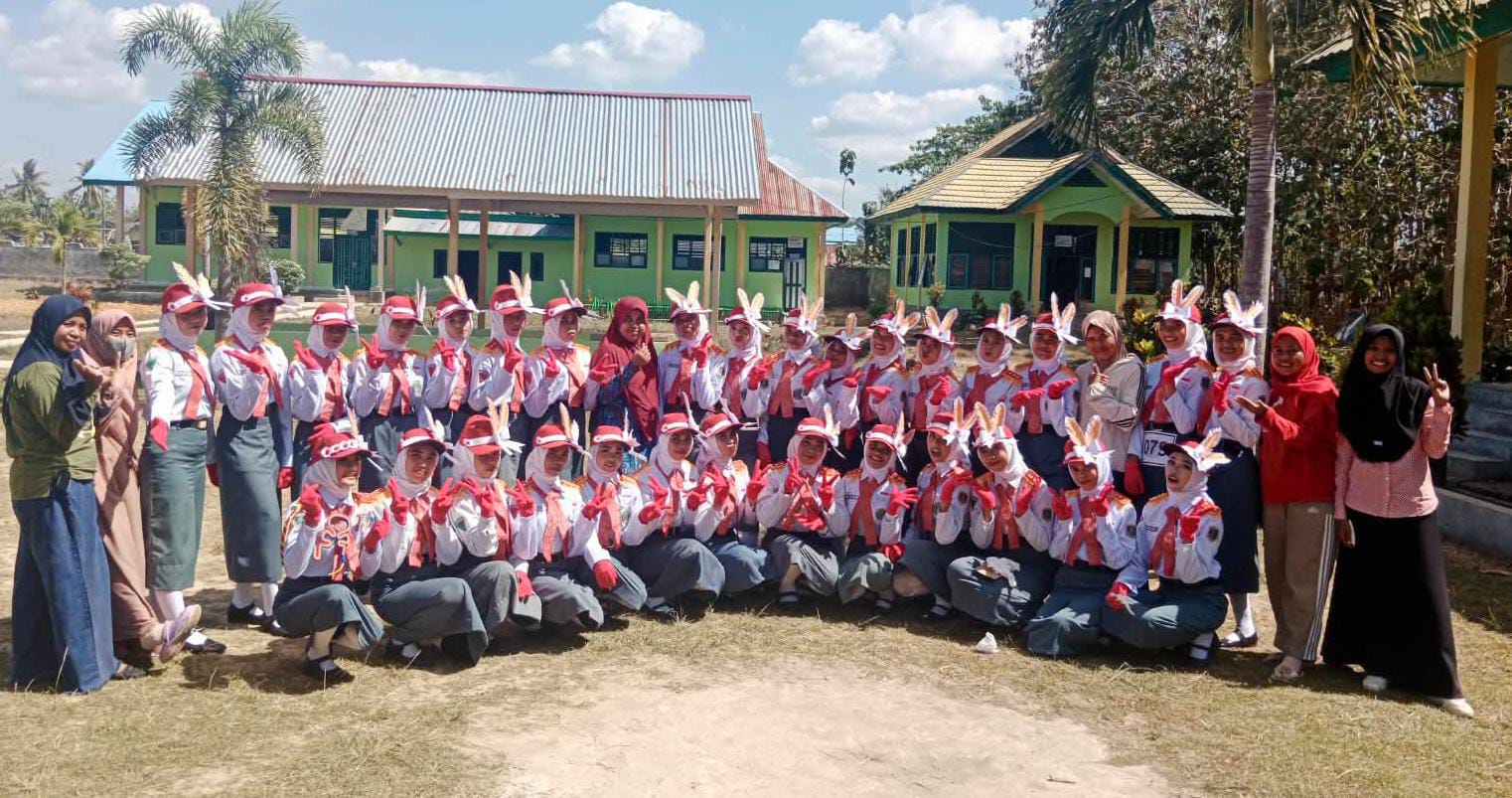 Sempat Diremehkan, MA Lapokainse Muna Barat Buktikan Diri dengan Juara 1 Putri dan Juara 2 Putra Gerak Jalan HUT RI
