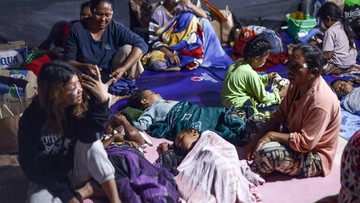 Menko PMK Pratikno Perintahkan BNPB Bentuk Satgas Daerah untuk Percepat Penanganan Pengungsi Gempa NTT