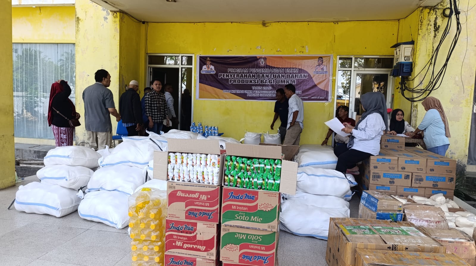 180 Pelaku UMKM Bone Bolango Terima Bantuan Bahan Produksi dari Pemprov Gorontalo, dari Beras hingga Tepung Terigu