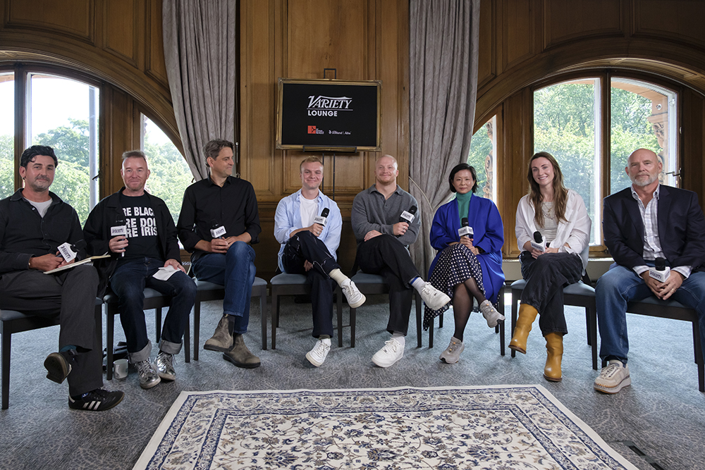 Sutradara Debut di Edinburgh Film Festival Bongkar Kekacauan Syuting, dari Aktor Tenggelam hingga Michael Sheen