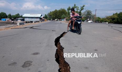 PLN Kerahkan Tim ke Daerah Terpencil Flores, Pulihkan Listrik Usai Gempa NTT