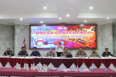 Polda Banten Gagalkan Penyelundupan 222.000 Benih Bening Lobster di Pelabuhan Merak, Negara Rugi Rp33,3 Miliar