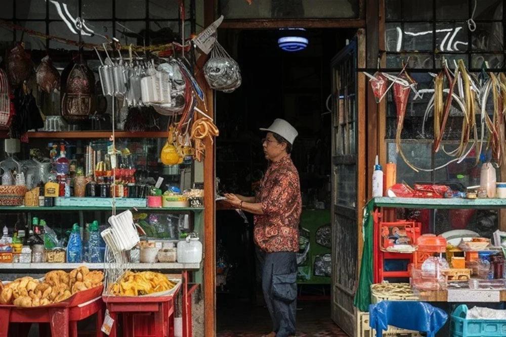 Modal Usaha Minim, Toko Kelontong Andalkan QRIS dan