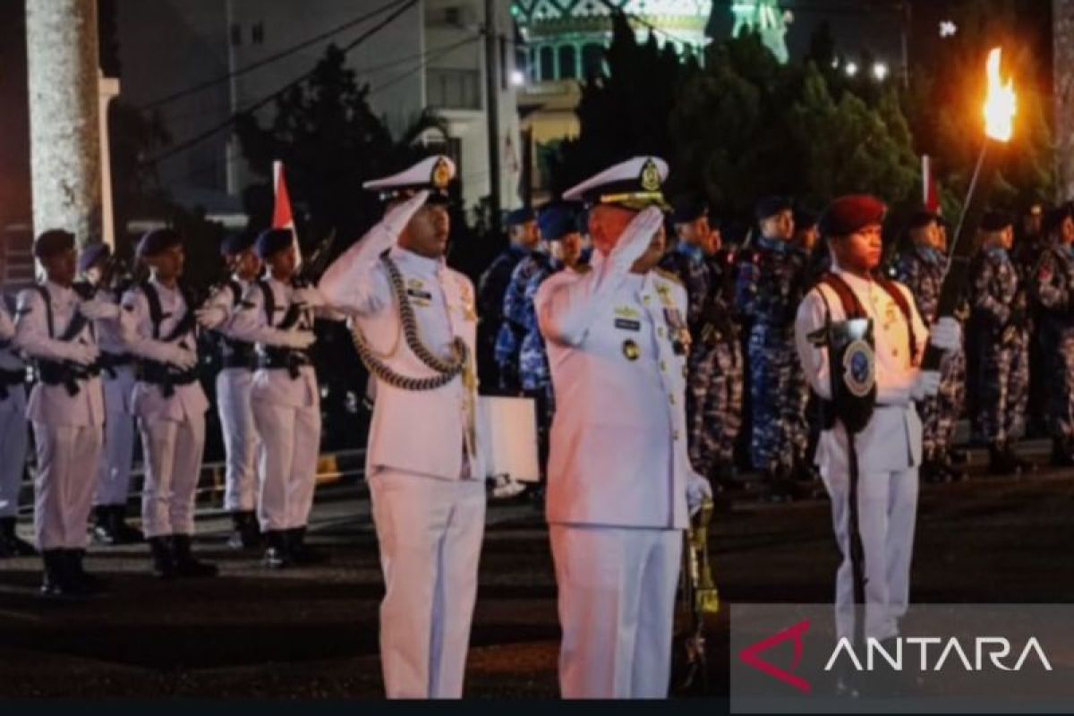Kodaeral IX Ambon Gelar Renungan Suci di TMP Kapaha, Laksda Hanarko Ingatkan Pengorbanan Pahlawan