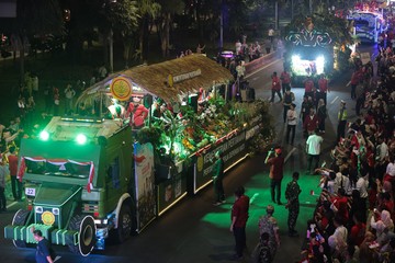 32 Truk Kementerian dan Lembaga Meriahkan Karnaval HUT ke-81 RI di Bundaran HI