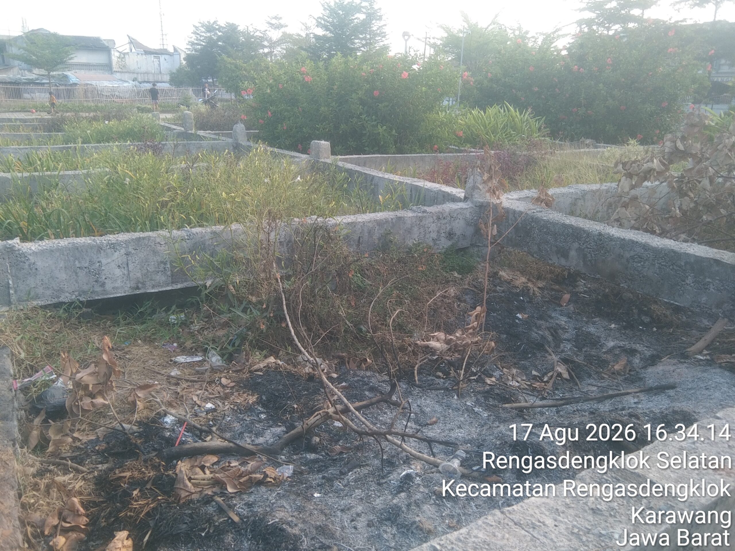 RTH Rengasdengklok Karawang Telantar Usai Relokasi Ratusan Pedagang, Kini Jadi Tempat Pembakaran Sampah