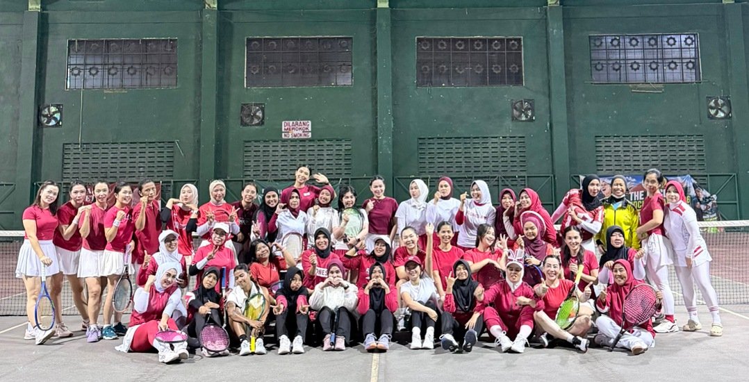 Tenis Merdeka di Tarakan Goyang Lapangan Indoor Telaga Keramat, Petenis Putri Rebut Paket Sembako
