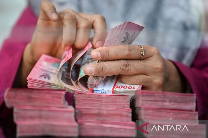 Rupiah Dibuka Menguat Tipis ke Rp17.860 per Dolar AS, Pasar Masih Menanti Sinyal The Fed
