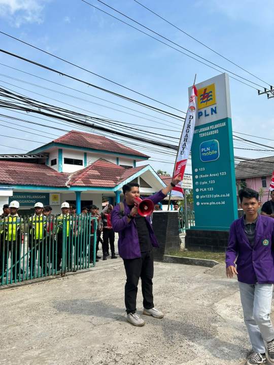 Mahasiswa Unikarta Datangi PLN Tenggarong, 4 Tuntutan Disodorkan soal Pemadaman Bergilir di Kukar