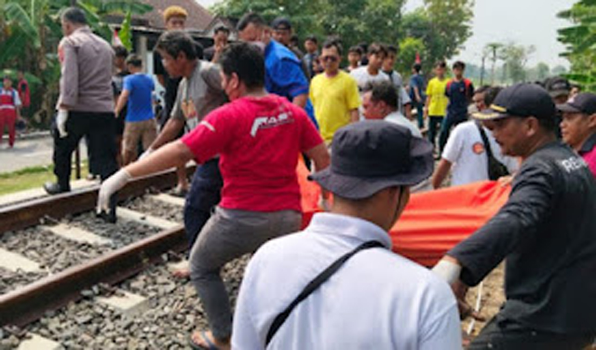 KA Batara Kresna Tabrak Pesepeda Hingga Tewas di Sukoharjo, Korban Terpental 40 Meter
