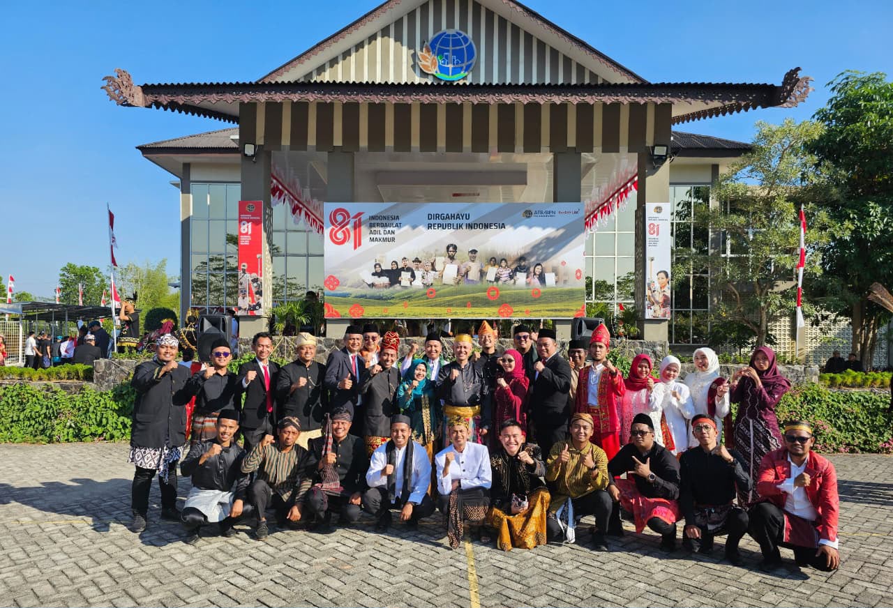 Kantah Tanah Bumbu Ikuti Upacara HUT ke-81 RI di Banjarbaru, Tegaskan Komitmen Pelayanan Pertanahan