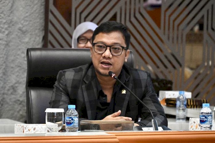Daniel Mutaqien Syafiuddin Resmi Jabat Wakil Ketua Komisi III DPR Gantikan Sari Yuliati, Siap Awasi KPK-Polri