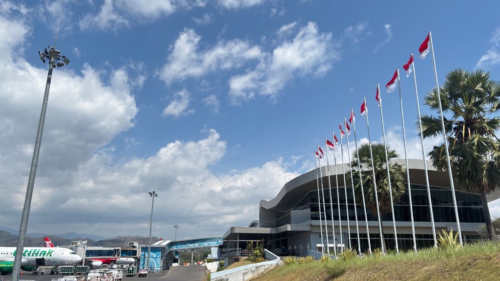Enam Bandara di NTT Alami Kerusakan Akibat Gempa, Landasan Pacu Soa Bajawa Dilaporkan Retak