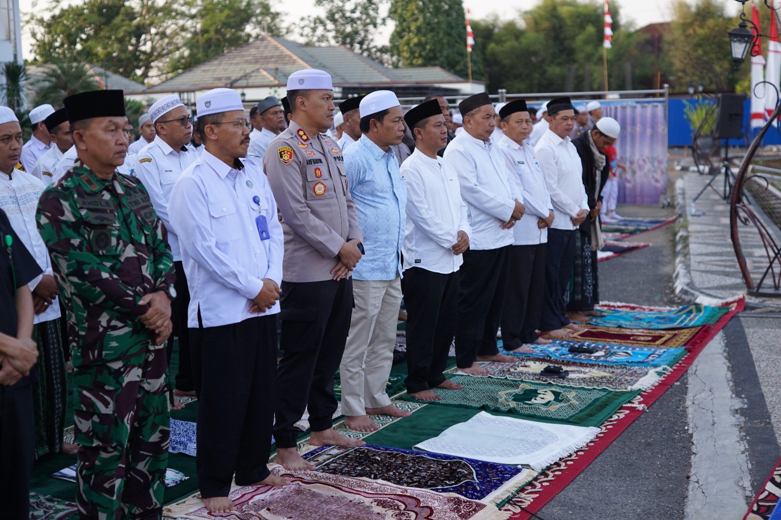 Ratusan Jamaah di Balangan Gelar Sholat Istisqa, Imbau Warga Tak Bakar Lahan Saat Kemarau