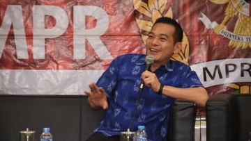 Momen Prabowo Diapit Jokowi-Gibran di HUT RI Dinilai Simbol Rekonsiliasi Politik