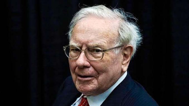 Strategi Investasi ala Warren Buffett: ETF Indeks Berbiaya Rendah dan Kekuatan Efek Majemuk
