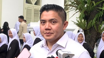 Seskab Teddy: 253 Ton Logistik Telah Dikirim ke Korban Gempa NTT, 65 Ton Diangkut Hari Ini