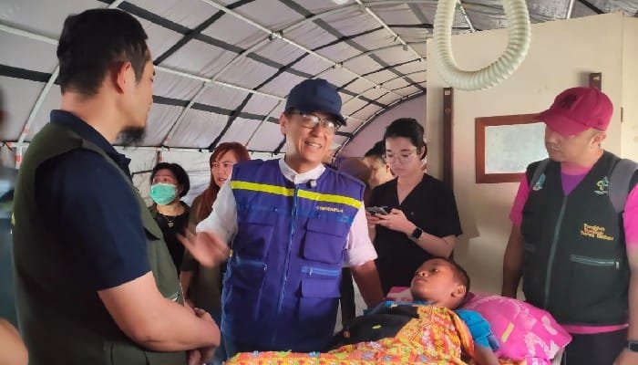 Menkes Budi Gunadi Tinjau Korban Gempa Manggarai, Rumah Sakit Lapangan Golo Dukal Ditargetkan Beroperasi Besok