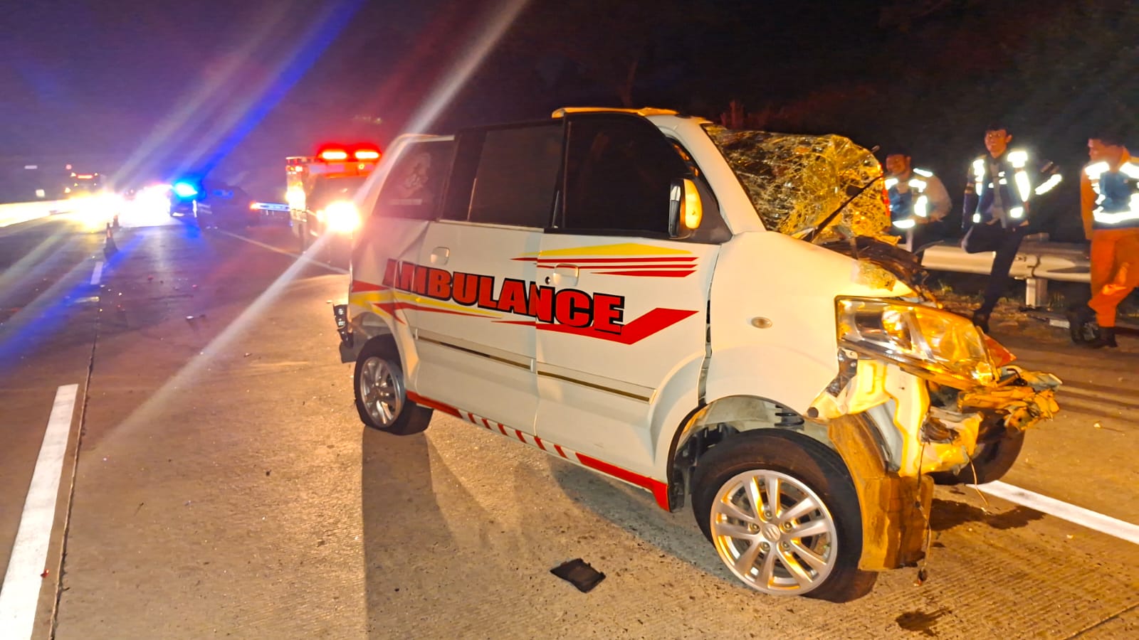 3 Penumpang Ambulans Tewas dalam Kecelakaan Beruntun di Tol Batang, Truk Hino dan Dua Mobil Ikut Terlibat