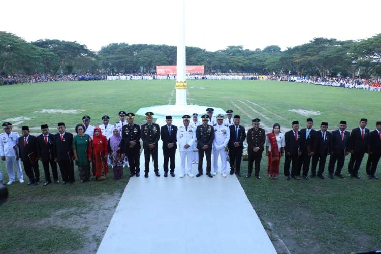 Upacara Penurunan Bendera HUT ke-81 di Asahan: Paskibraka Tugas Terakhir, 9 Wilayah Raih Penghargaan