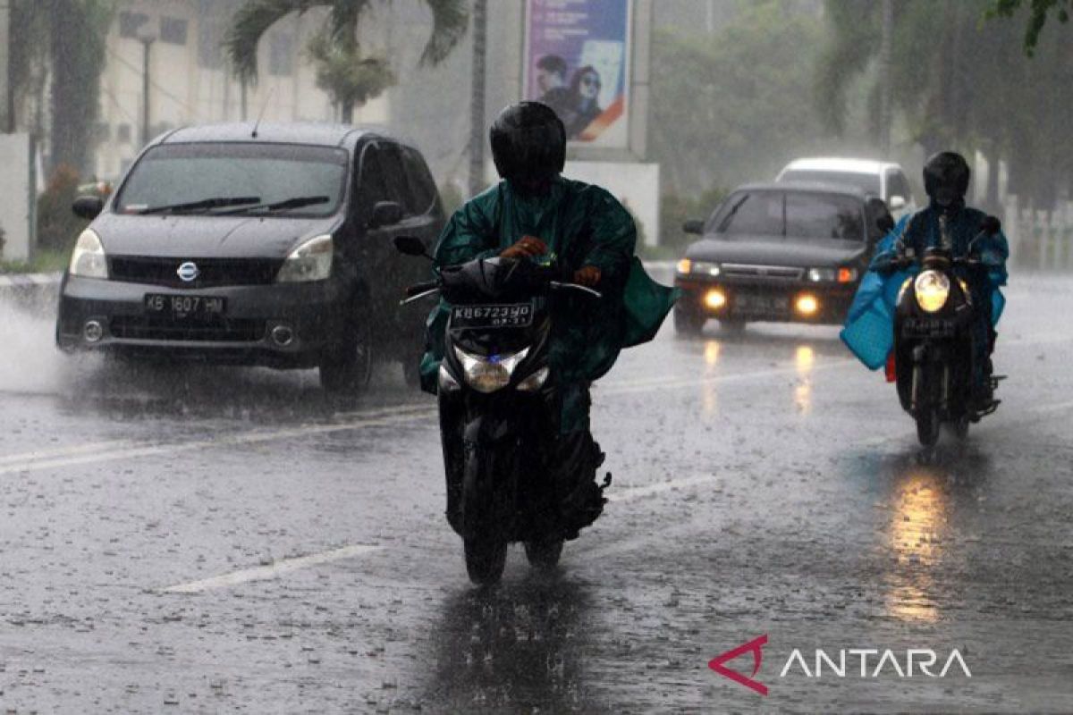 BMKG Hang Nadim: Batam, Tanjungpinang dan Bintan Diguyur Hujan Ringan Pagi Ini, Wilayah Lain Berawan