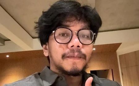 Ferry Irwandi Terbang ke NTT Bawa Donasi Rp4 Miliar, Fokus Salurkan Bantuan ke Manggarai Timur
