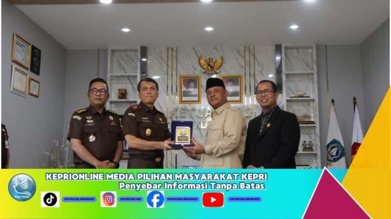 Ketua DPRD Kepri Iman Sutiawan Terima Kunjungan Silaturahmi Kajati Kepri Transiswara Adhi, Bahas Sinergi Penegakan Hukum