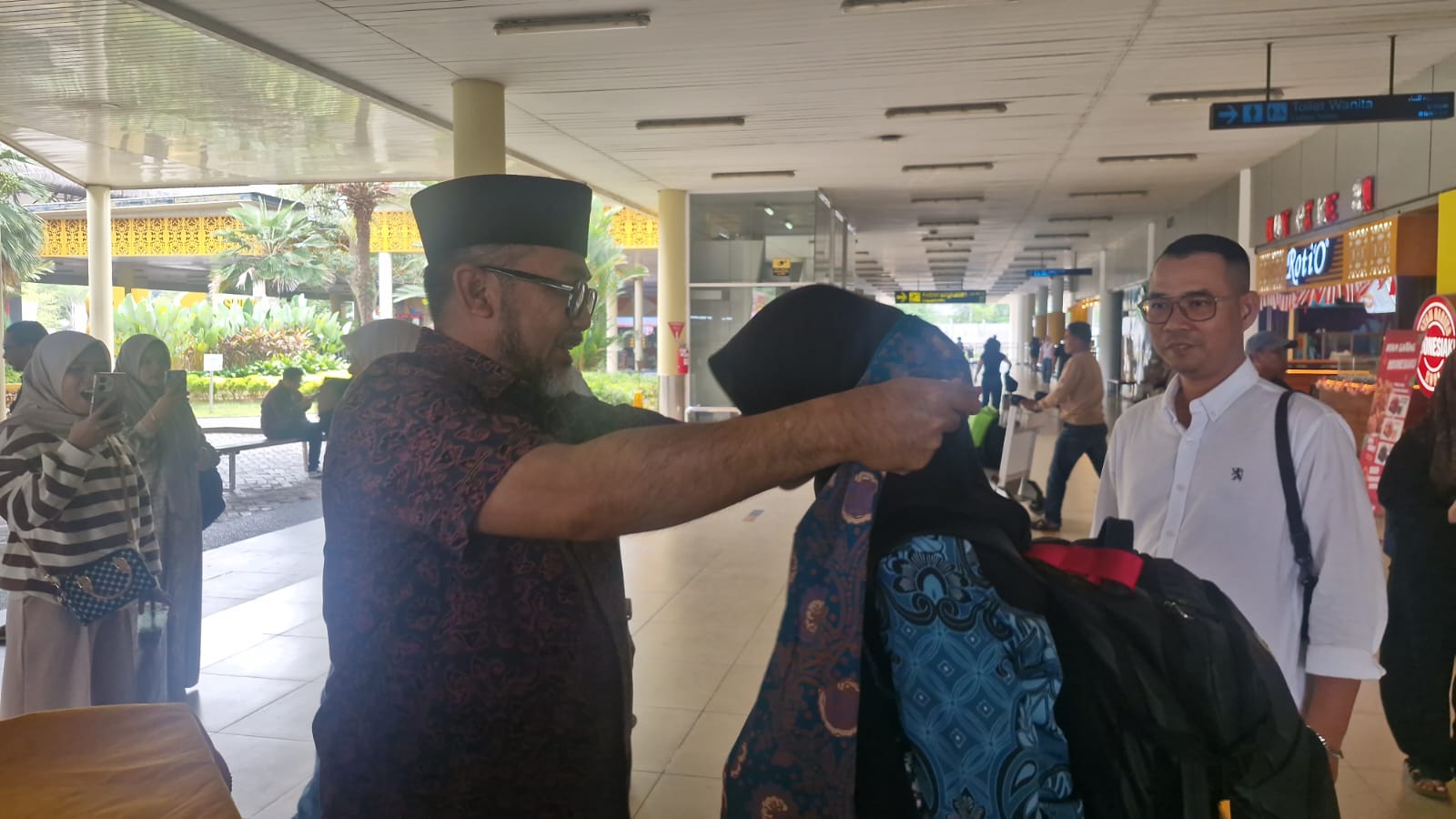 Sekda Jambi Sudirman Sambut Kepulangan Nindya Eltsani, Purna Paskibraka Nasional Pembawa Baki di Istana Negara
