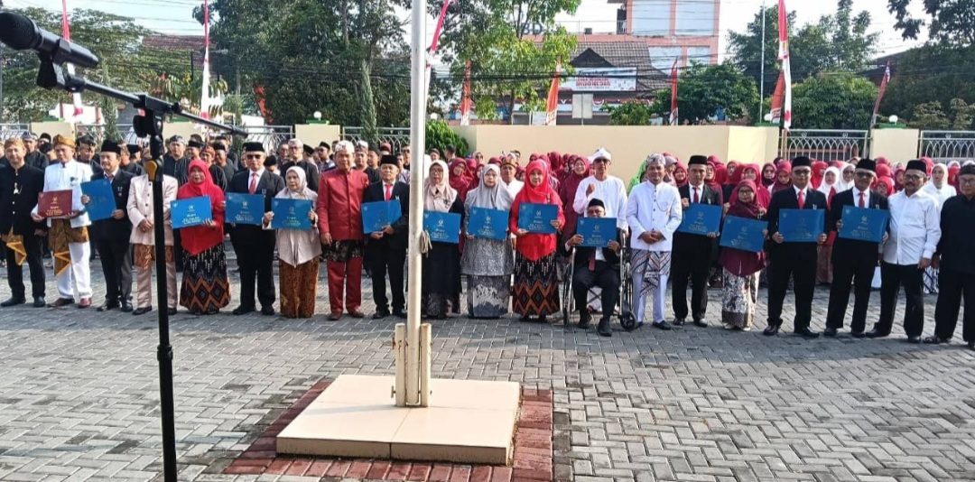 15 ASN Kemenag Garut Terima Satyalancana Karya Satya, Masa Pengabdian Terlama 33 Tahun
