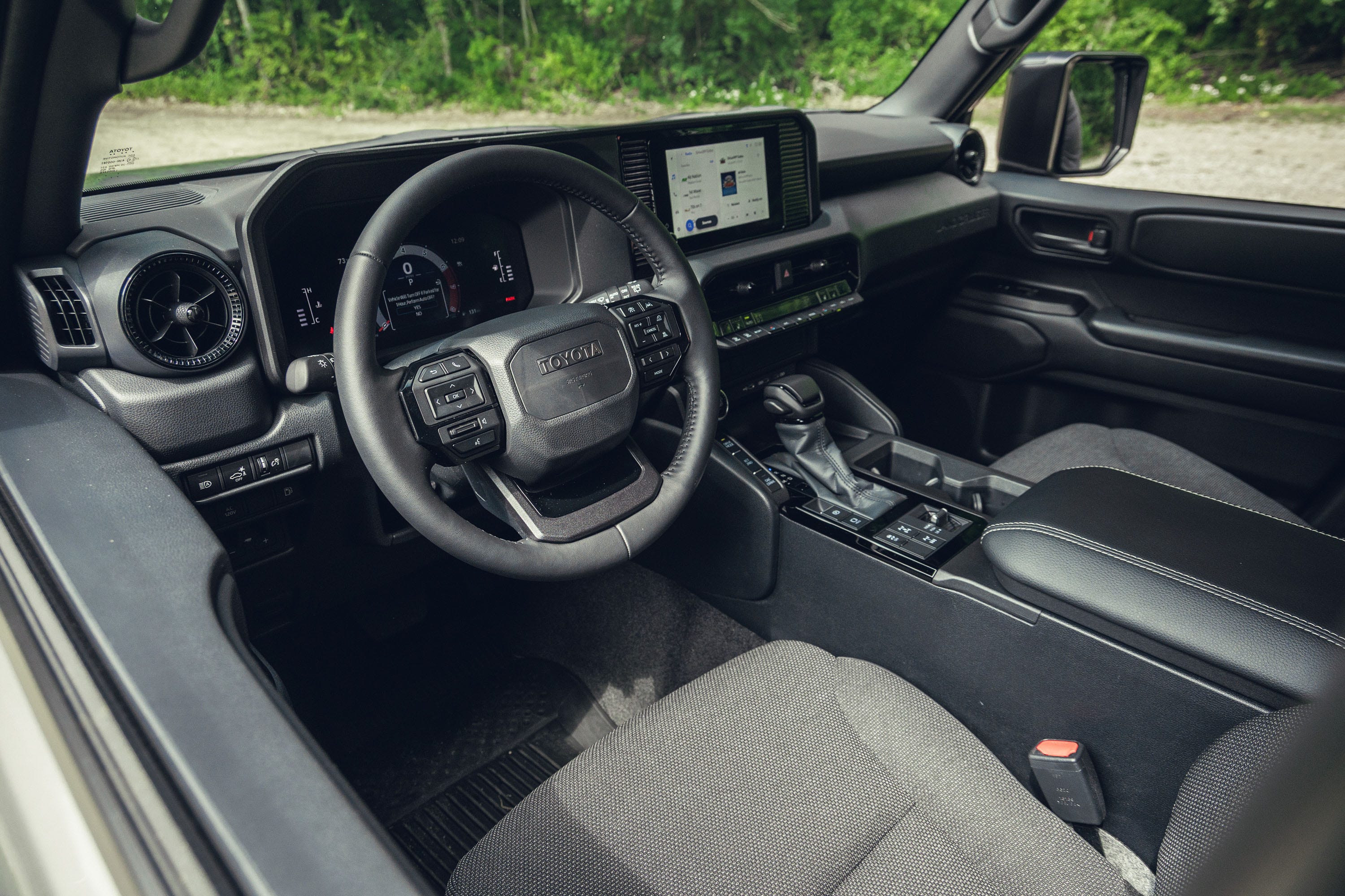 Hands-on Interior Toyota Land Cruiser 1958 2026: Kabin Fungsional yang Kembali ke Akar