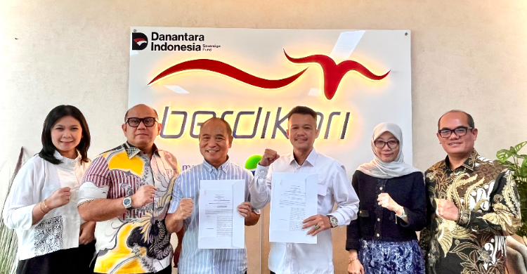 BUMN Teken MoU Pasokan 5.000 Ton SBM untuk Peternak Rakyat, Jawab Kelangkaan Pakan