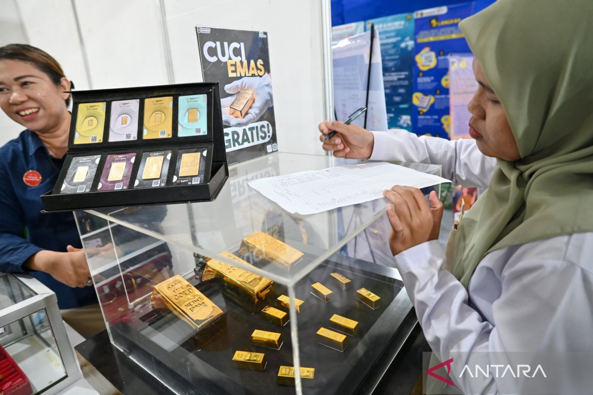 Harga Emas Antam, UBS, dan Galeri24 di Pegadaian Jambi Kompak Turun, Cek Rincian Terbaru Rabu Ini
