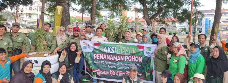 HUT ke-81 RI, Pegadaian Kanwil III Palembang Tanam Puluhan Bibit Tabebuya di Taman Retensi Polda