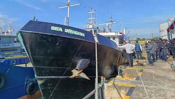 BNN dan Bea Cukai Tangkap Kapal Berbendera Tanzania di Bengkalis, Sabu Cair 1,6 Ton Digagalkan