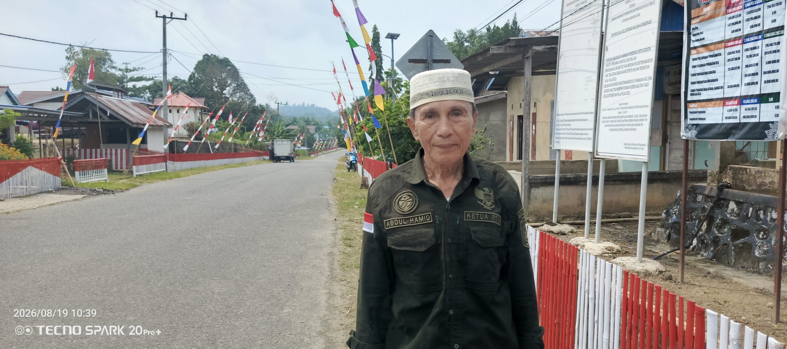 Semarak HUT ke-81 RI di Desa Binusan: Lomba Ditiadakan, Warga RT 01-RT 03 Pilih Hiasi Kampung dengan Karya Kreatif
